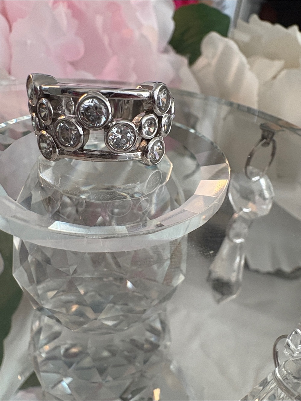 Sterling Silver  925 14 Bright Diamonds Band Ring .